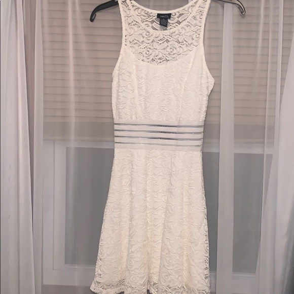 Dress - Picture 1 of 4